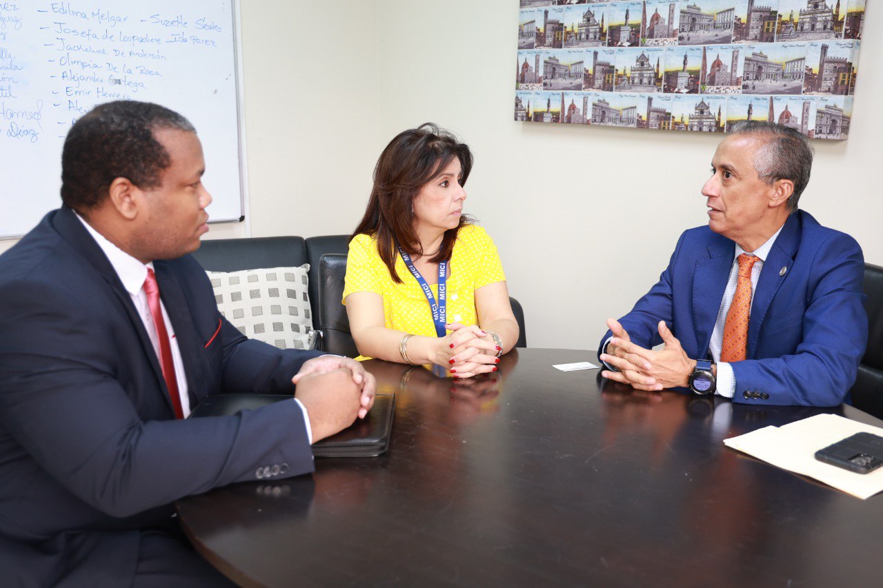 Reunión con el Ministerio de Comercio e Industrias